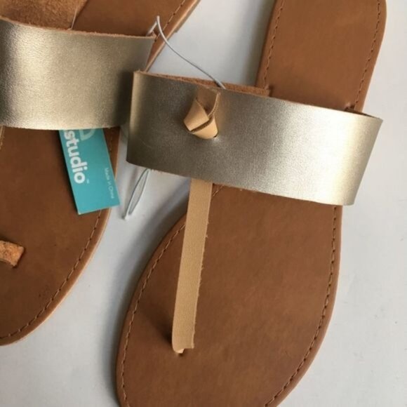 Envision Studio Gold T-Strap Sandals New - Picture 5 of 6